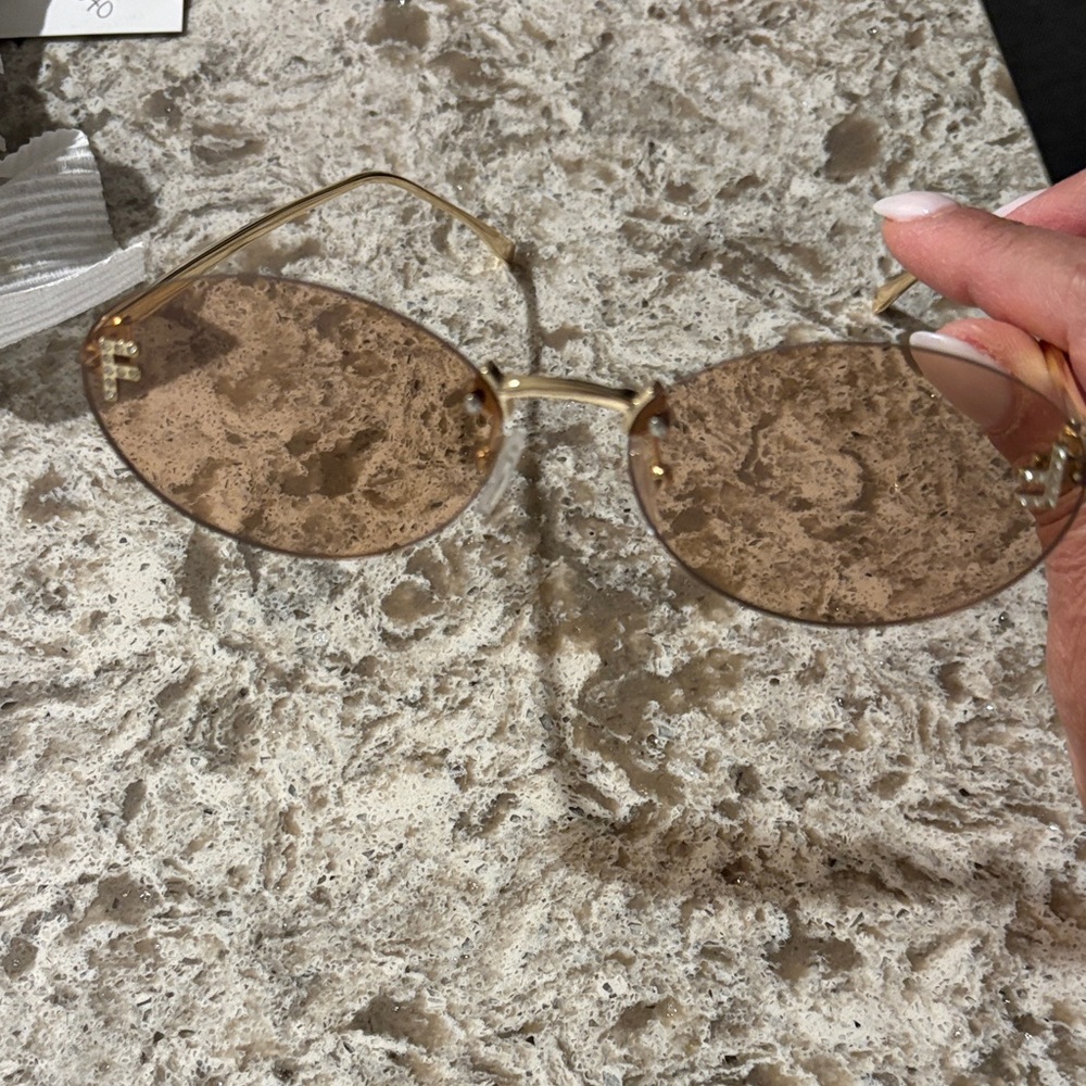 Elegant Gold Sunglasses